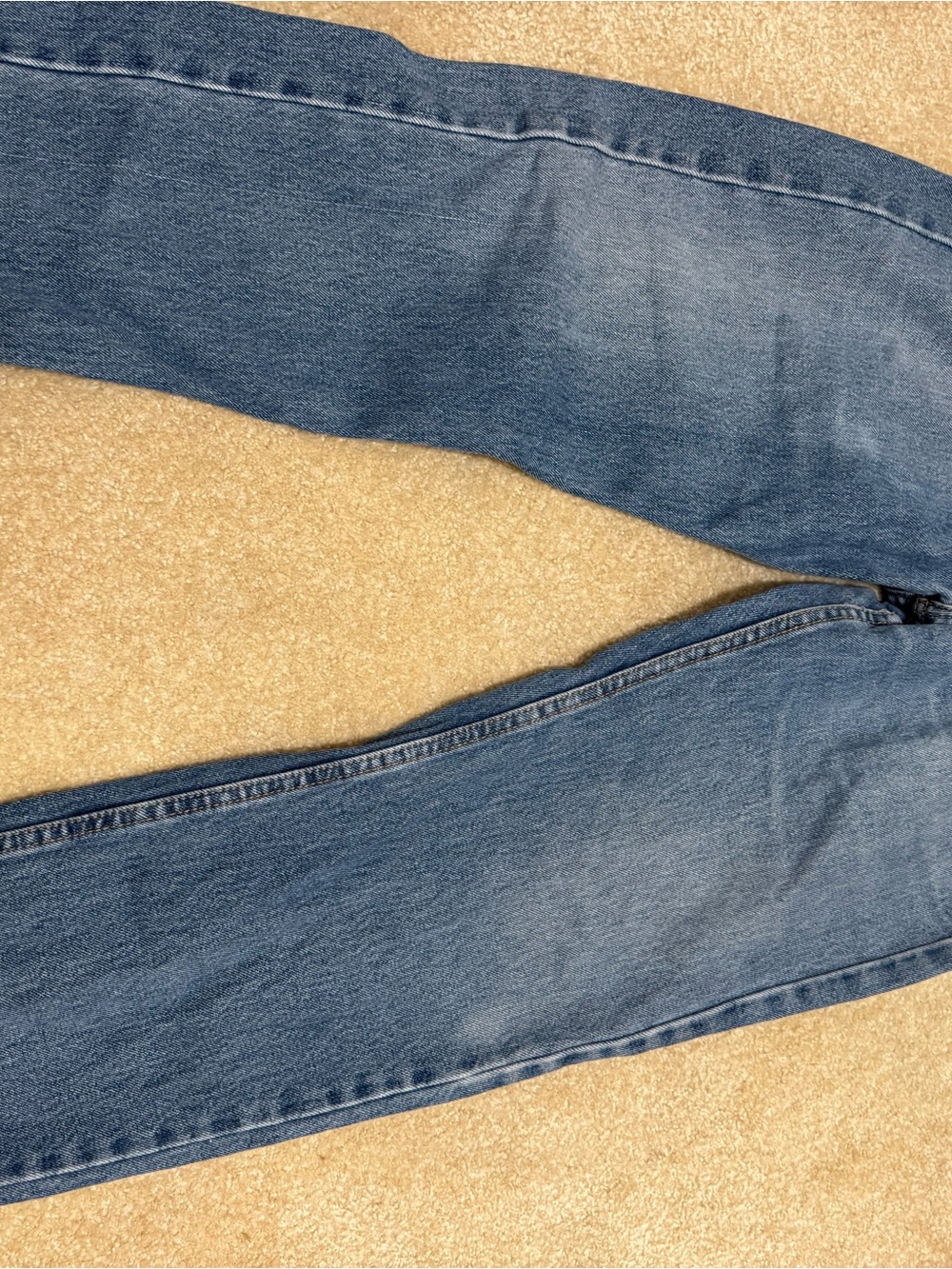 Levi’s 505 Men's Blue Straight Jeans size 34x29 note small white dot on front